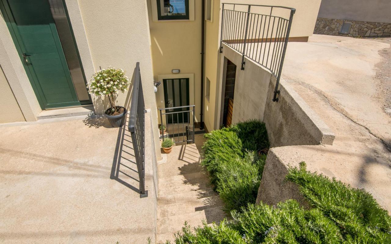 Apartment Nevera 2 *